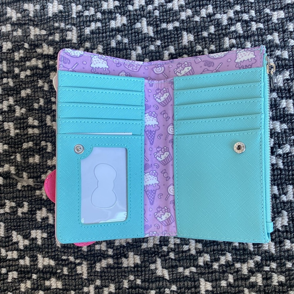 Loungefly Sanrio Hello Kitty Cupcake Wallet - Picture 3 of 7